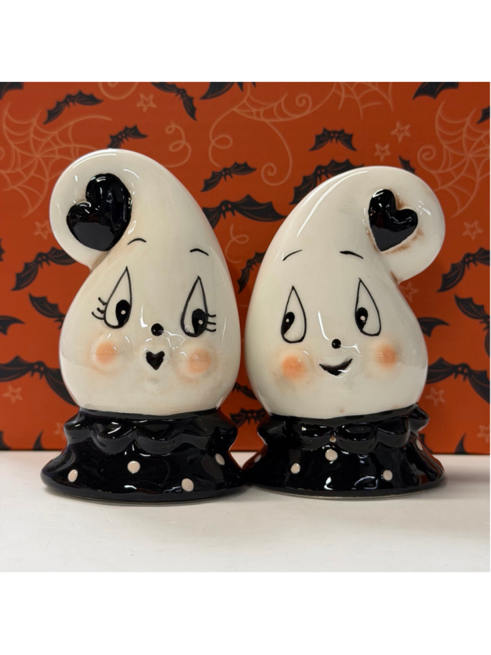 Johanna Parker Ghost Salt and Pepper Shakers Boy Girl Mr Mrs Orange Heart New
